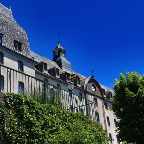 Logis Hotel Ancien Grand Seminaire Saint-Flour  Extérieur photo