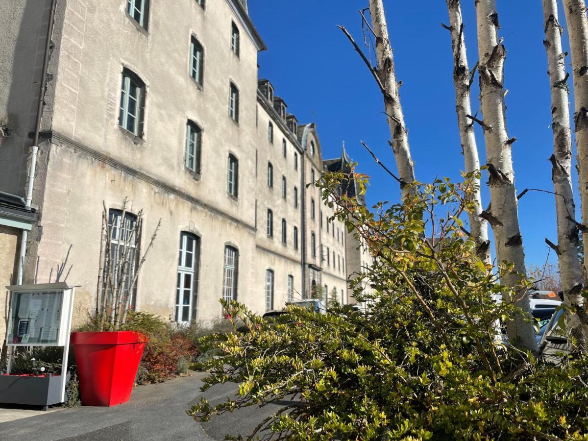 Logis Hotel Ancien Grand Seminaire Saint-Flour  Extérieur photo